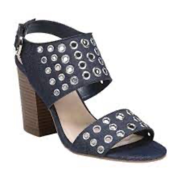 Fergalicious women's size 9 1/2 grommeted sandals. - Picture 10 of 10